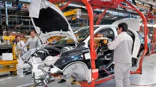 Crisis automotriz: Stellantis reduce producción en El Palomar por desplome exportador
