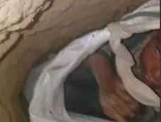 Afganistán: intentan rescatar a un nene de 9 años que cayó a un pozo de 25 metros de profundidad
