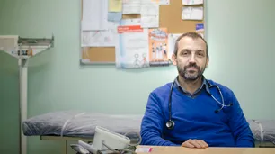 Omar Sued, infectólogo del gobierno, alerta sobre aumento de casos después de Navidad