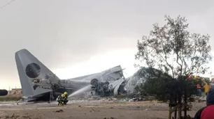 Un Hércules con dinero del Banco Central de Bolivia se estrelló, chocó autos y hay 20 muertos