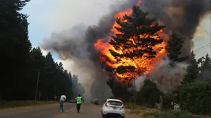 "Catástrofe total" en Epuyén: el fuego sigue sin control y ya arrasó más de 12 mil hectáreas