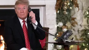 Trump firma ley que excluye empresas chinas de bolsas en EE.UU.
