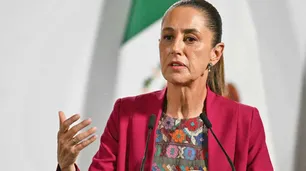 Claudia Sheinbaum impulsa nuevos impuestos pese a su promesa fiscal