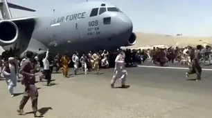 Afganistán: Francia y Estados Unidos se preparan para retirar el puente aéreo de Kabul y la CIA negocia con los talibanes