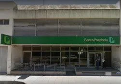 Un intrincado plan que salió mal: le robaron casi un millón y medio de pesos en la fila del banco