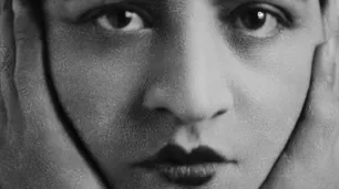 Retratos en espejo: una foto de Alejandro del Conte encontrada en la basura con un guiño a la obra de Edward Weston