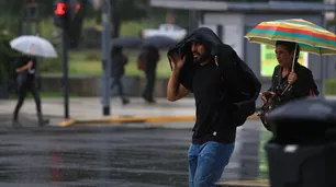 Por las tormentas, más de 100 mil usuarios quedaron sin luz en el Gran Buenos Aires