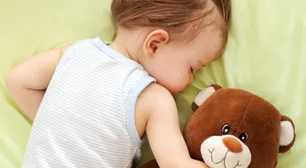 Internan a una beba que ingirió cocaína escondida en la cabeza de su muñeca