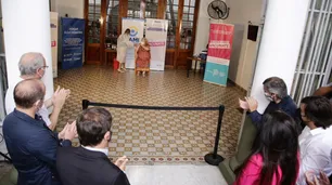 Axel Kicillof, Máximo Kirchner e Insaurralde participaron de la primera vacunación en un geriátrico