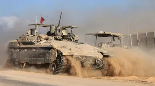 Tras varios días de combates, el Ejército israelí intensificó la ofensiva y confirmó la entrada de tanques en Ciudad de Gaza