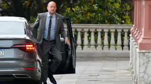 Cuáles son los 200 viajes de Martín Insaurralde al exterior que investiga la Justicia