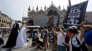 El casamiento de Jeff Bezos divide a Venecia: entre la celebración de la opulencia y el desprecio