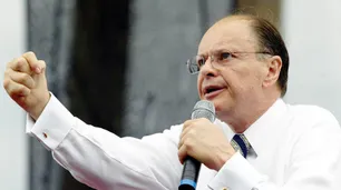 Edir Macedo, el millonario pastor "dueño" del éxito de la TV "Jesús"