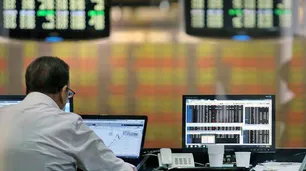 Wall Street hace una pausa cerca de máximos y mira los datos clave de EE.UU.