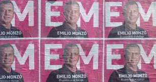 Los afiches de Emilio Monzó que se viralizaron en el arranque de la campaña