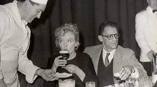 Un periodista de viajes difundió el café irlandés; Marilyn y varios famosos lo adoptaron