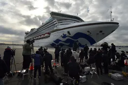 Coronavirus: cómo viven los ocho argentinos confinados en el crucero japonés