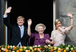 Guillermo y Máxima son reyes tras abdicación de la reina Beatriz