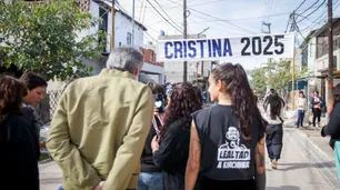 Máximo Kirchner y Mayra Mendoza activaron la campaña bonaerense y anticiparon la candidatura de CFK