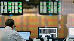 Mercados operan con cautela mientras se espera señal de la Fed