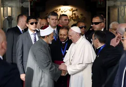 Francisco condenó al terrorismo en Egipto, blindado por su visita