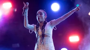 María Becerra en GEBA: noche de baile y fervor juvenil