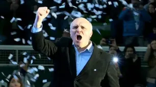 José Luis Espert quiere dar el golpe: se lanzó en Ferro con música de Rocky y mucho cotillón