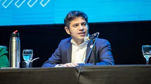 Tensión en un acto de Kicillof: pidieron por Cristina Kirchner y respondieron con "Axel presidente"