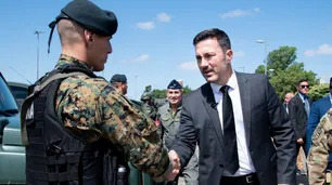 Dos exministros de Defensa criticaron a Luis Petri por autorizar a militares a detener a civiles en la frontera norte