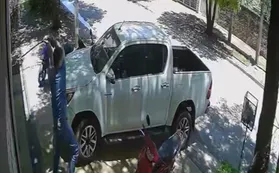 Tras una discusión por música alta de Arjona, le rompió el parabrisas de la camioneta a su vecina