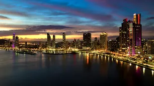 Panamá busca convencer a las calificadoras de crédito que no le quiten su estatus de grado de inversión