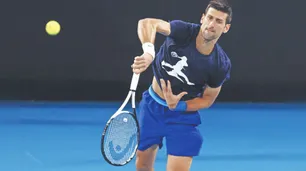 Djokovic “bajo custodia”