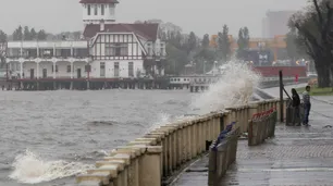 Alerta por crecida en el Río de la Plata: la marea superó los 3 metros en CABA y se espera un pico para las 23