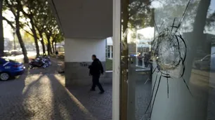 Atacaron a balazos una sede municipal y dejaron un mensaje contra el líder de Los Monos