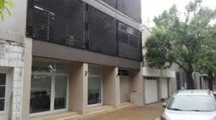 Detienen a una policía encargada de casos de violencia de género por abusar de su hija