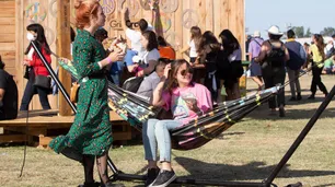 Yoga, meditación y medioambiente: en qué consistió el "Espíritu Verde" del Lollapalooza