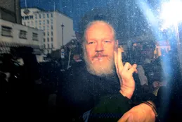 La Justicia británica rechazó la extradición de Julian Assange a Estados Unidos