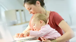 En Argentina, madres más grandes y menos hijos