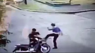 Banfield: le robó la cartera a una mujer, la víctima lo golpeó y la policía lo dejó ir