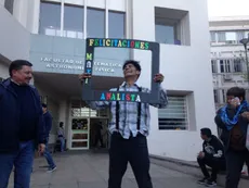 Detienen por robo a un joven con parálisis y la familia denuncia que es un error