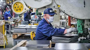 La economía creció, pero en medio de la caída del consumo: ¿cómo se explica?