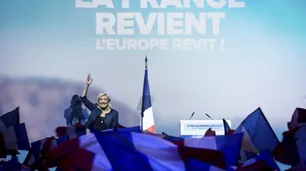 Marine Le Pen, a punto de consolidar una mayoría de la mano de Sarkozy