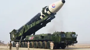 Kim advierte: “Nunca vamos a renunciar a las armas nucleares”