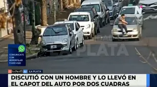 Locura en La Plata: un hombre subió al capó de un auto y fue arrastrado por 2 cuadras