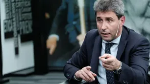 Uñac acata el freno de la Corte Suprema a su re-re, pero denuncia: "Es la judicialización de la política"