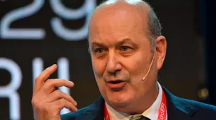 Federico Sturzenegger apuntó contra los municipios y anunció otra desregulación para exportar