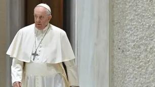 El papa Francisco destituyó a un obispo de Puerto Rico por sus dichos contra la vacunación