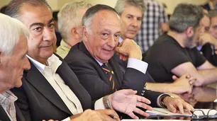 CGT y UIA acuerdan suspensiones con rebaja salarial del 25% a cambio de estabilidad laboral