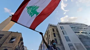 Renuncia el gobierno libanés tras la explosión en Beirut