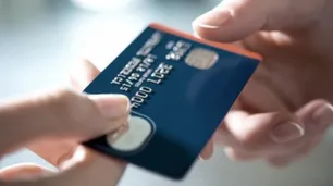 Tarjetas de crédito: se podrá pagar usando cualquier billetera digital y código QR